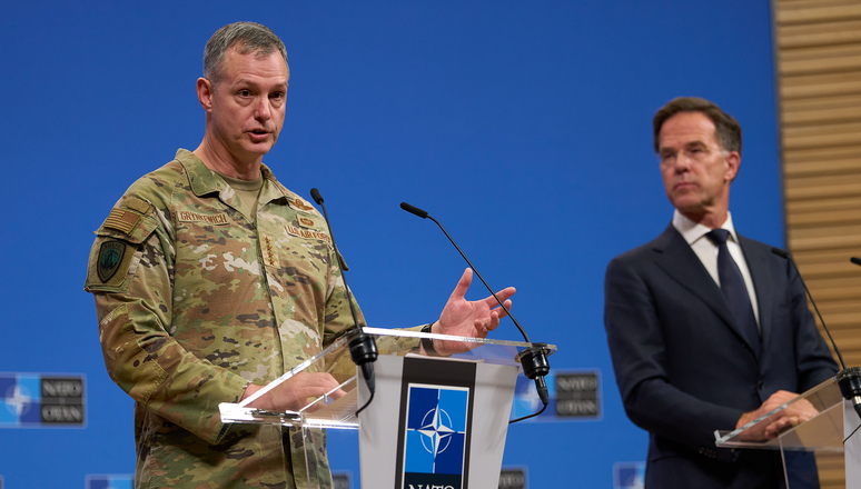 Joint press conference by the NATO Secretary General and SACEUR