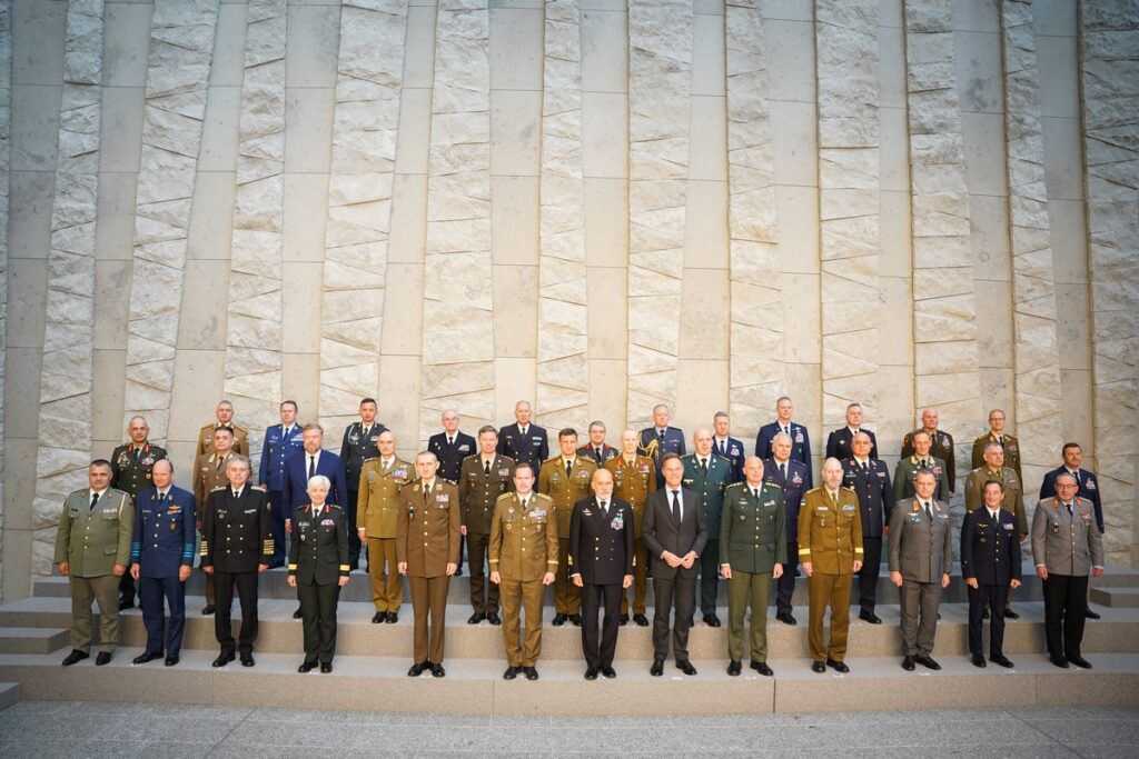 symmetochi_ageetha_se_mccs_nato_kai_eumc_stis_vryxelles_2605-10 (1)